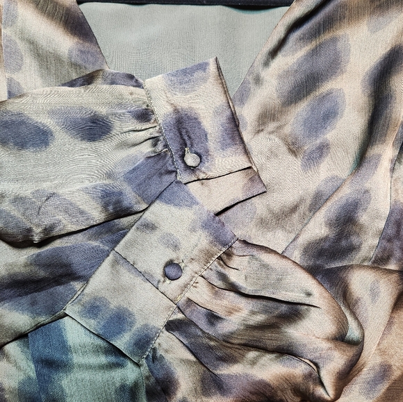 MNG Khaki Green Tie Dye Long Sleeve Tiered Satin Dress Size 6 - Picture 7 of 13